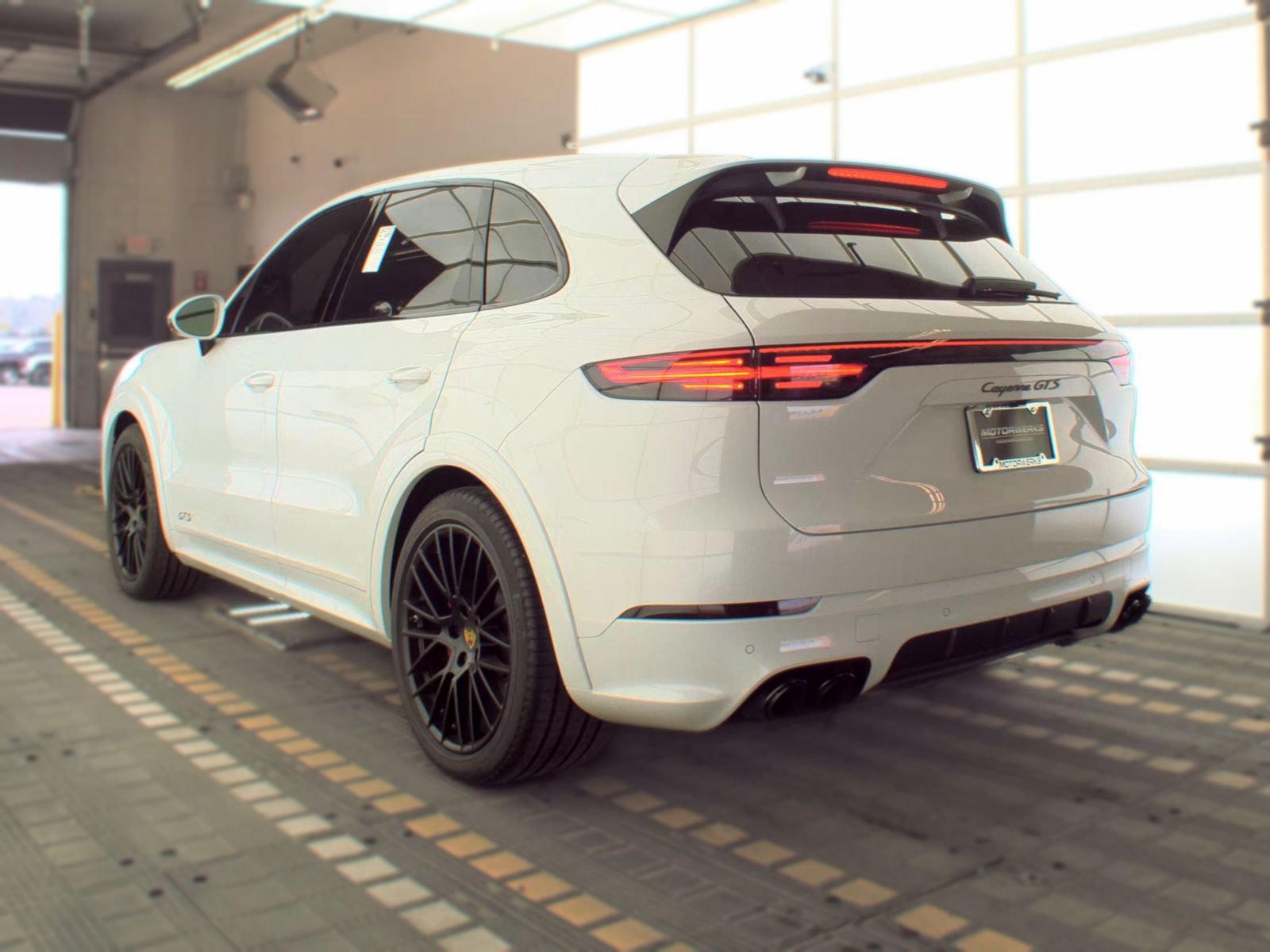 PORSCHE CAYENNE - 9