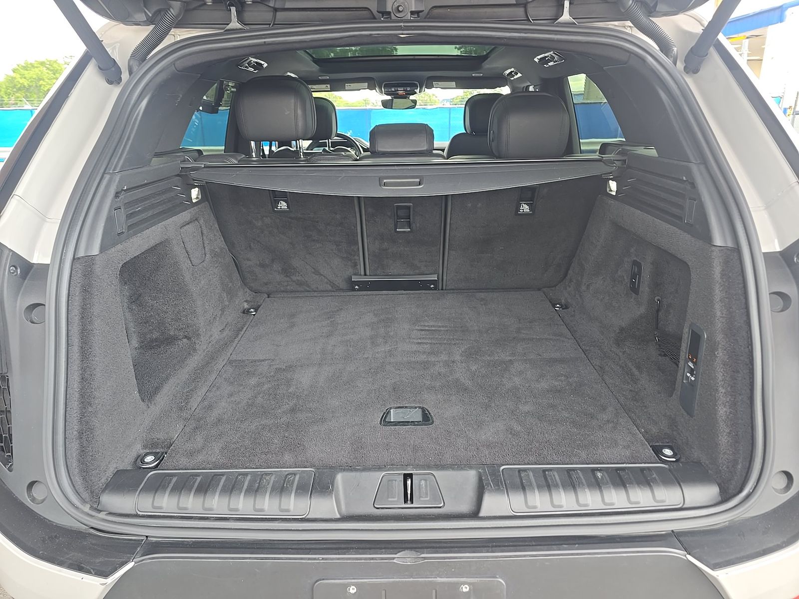 2025 Land Rover Range Rover Sport SE AWD