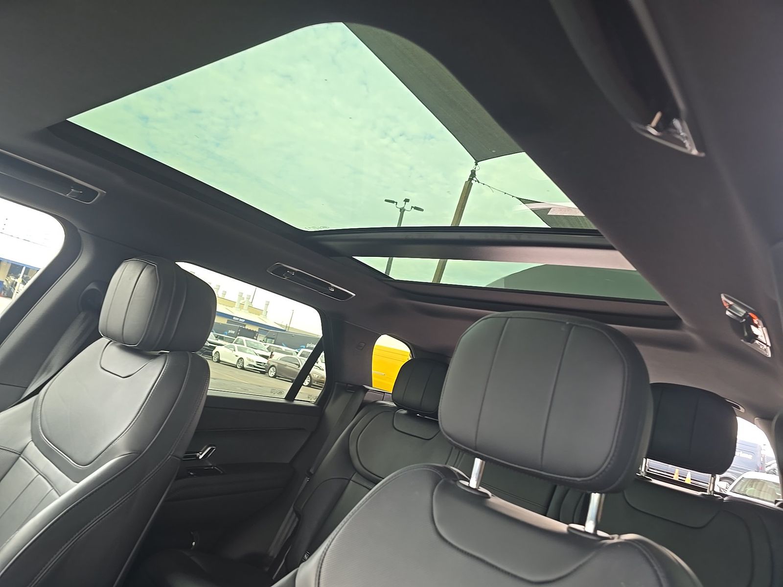 2025 Land Rover Range Rover Sport SE AWD
