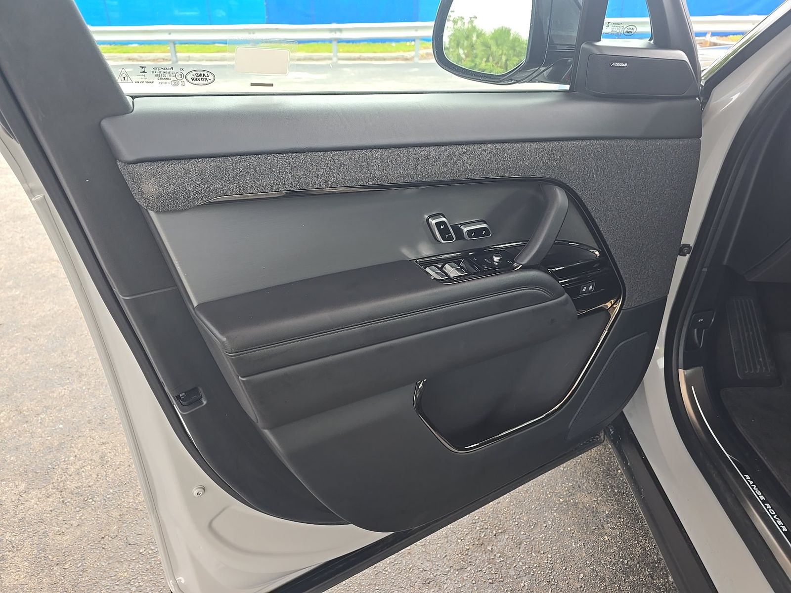 2025 Land Rover Range Rover Sport SE AWD