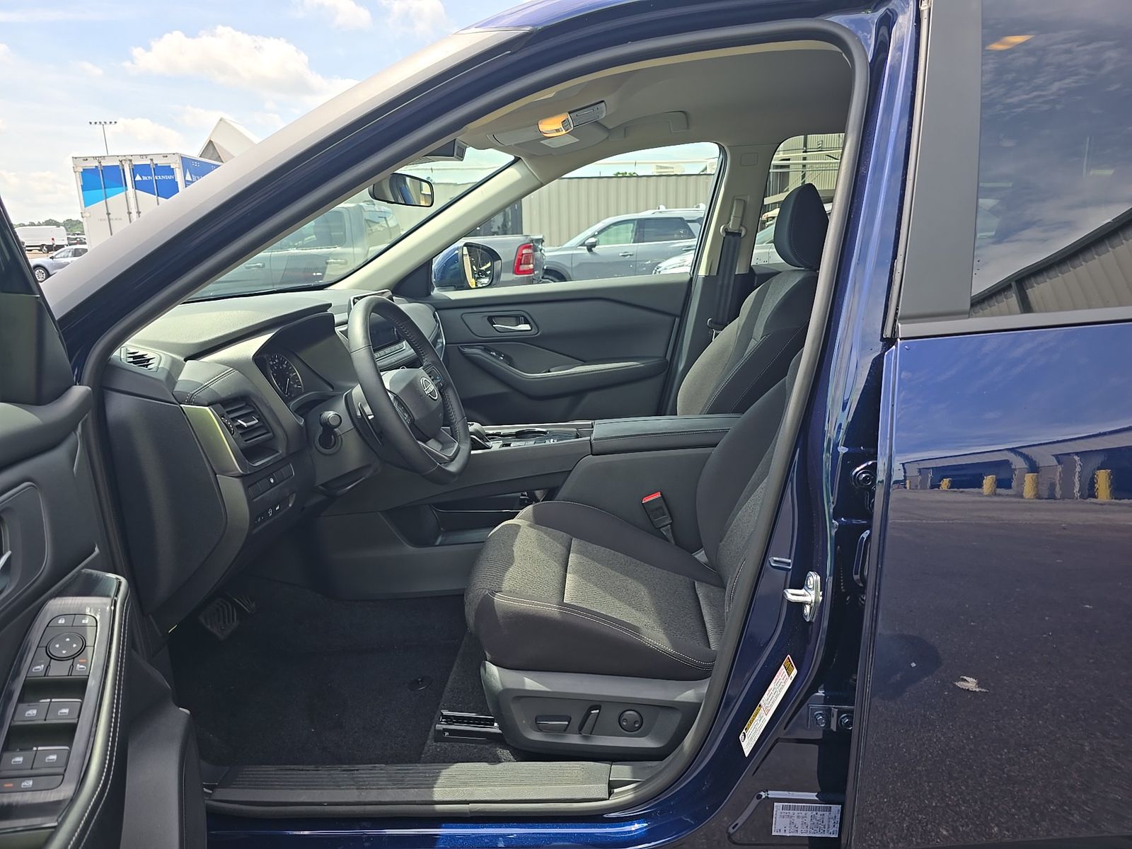 2026 Nissan Rogue SV FWD