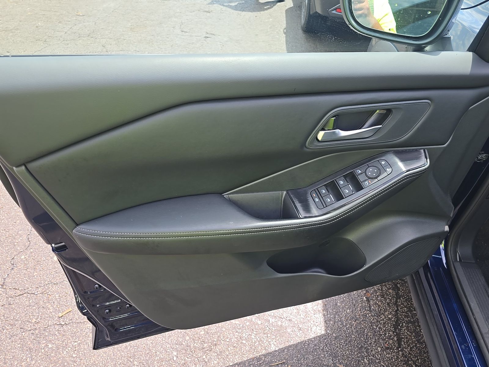 2026 Nissan Rogue SV FWD