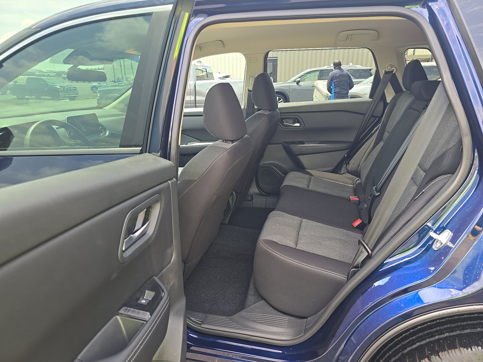 2026 Nissan Rogue SV FWD