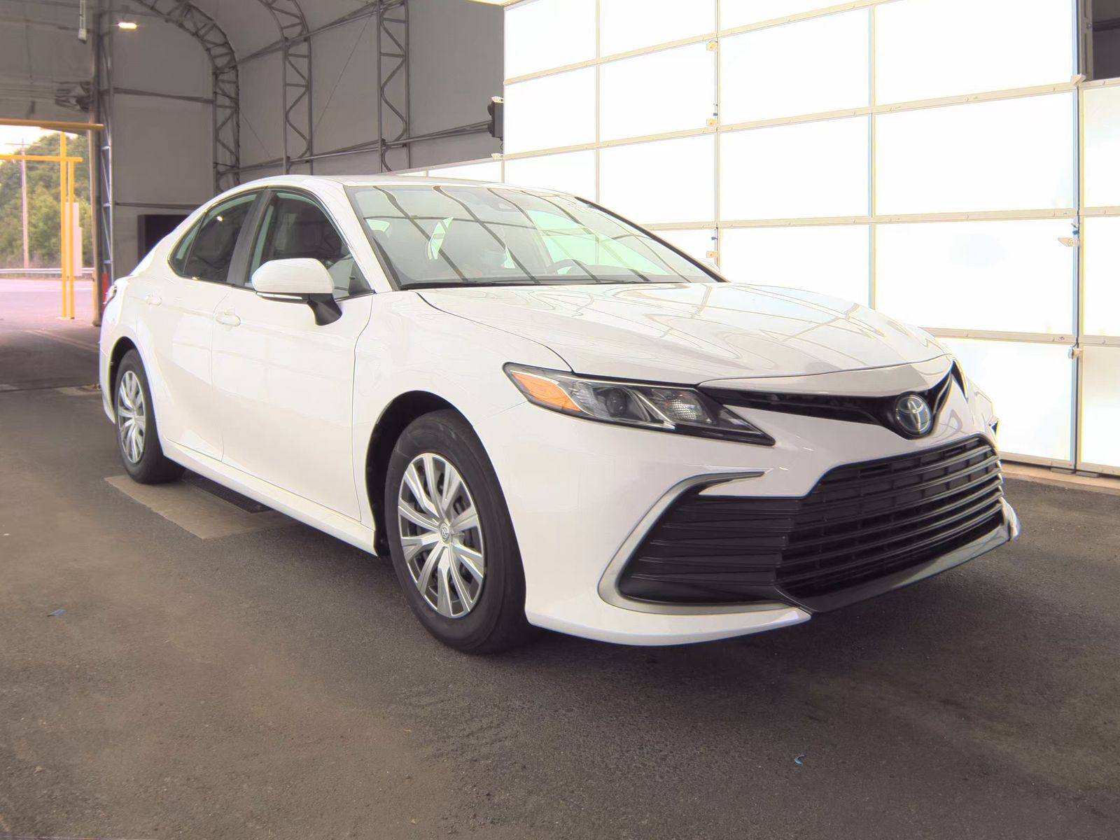 2023 Toyota Camry Hybrid LE FWD