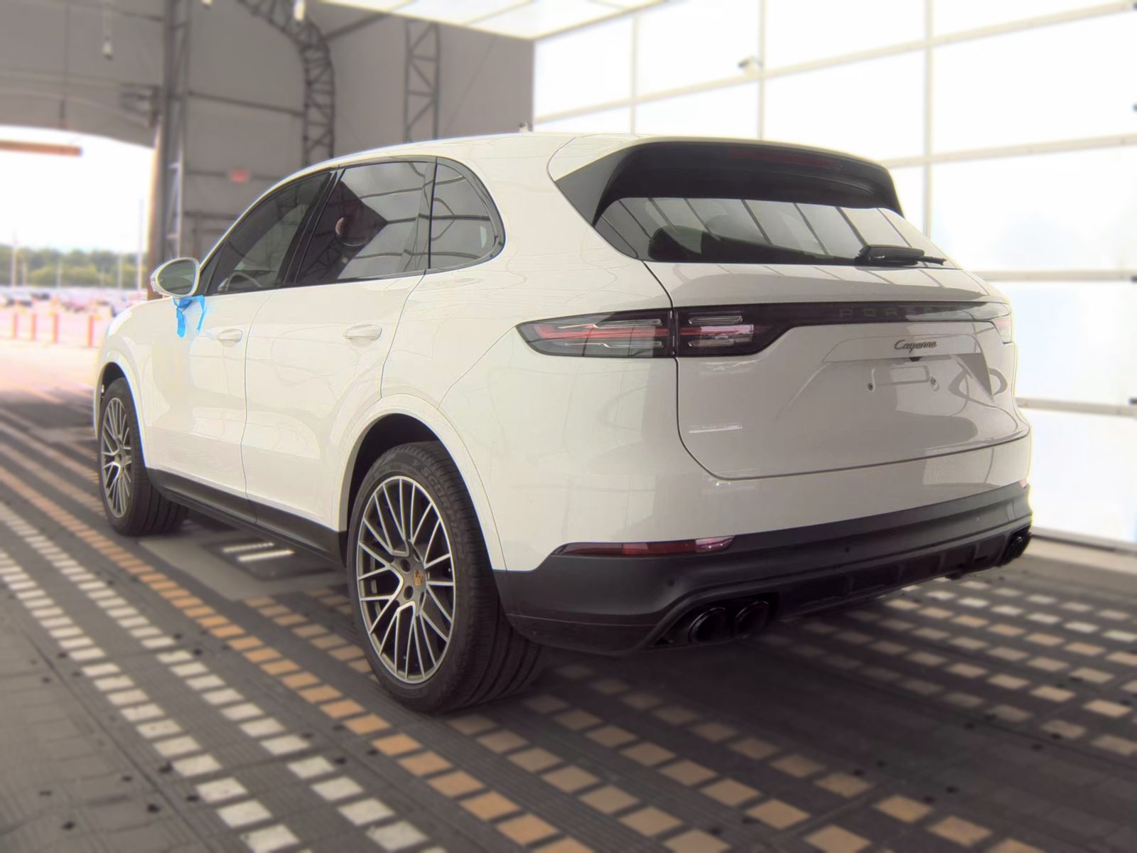 PORSCHE CAYENNE - 9