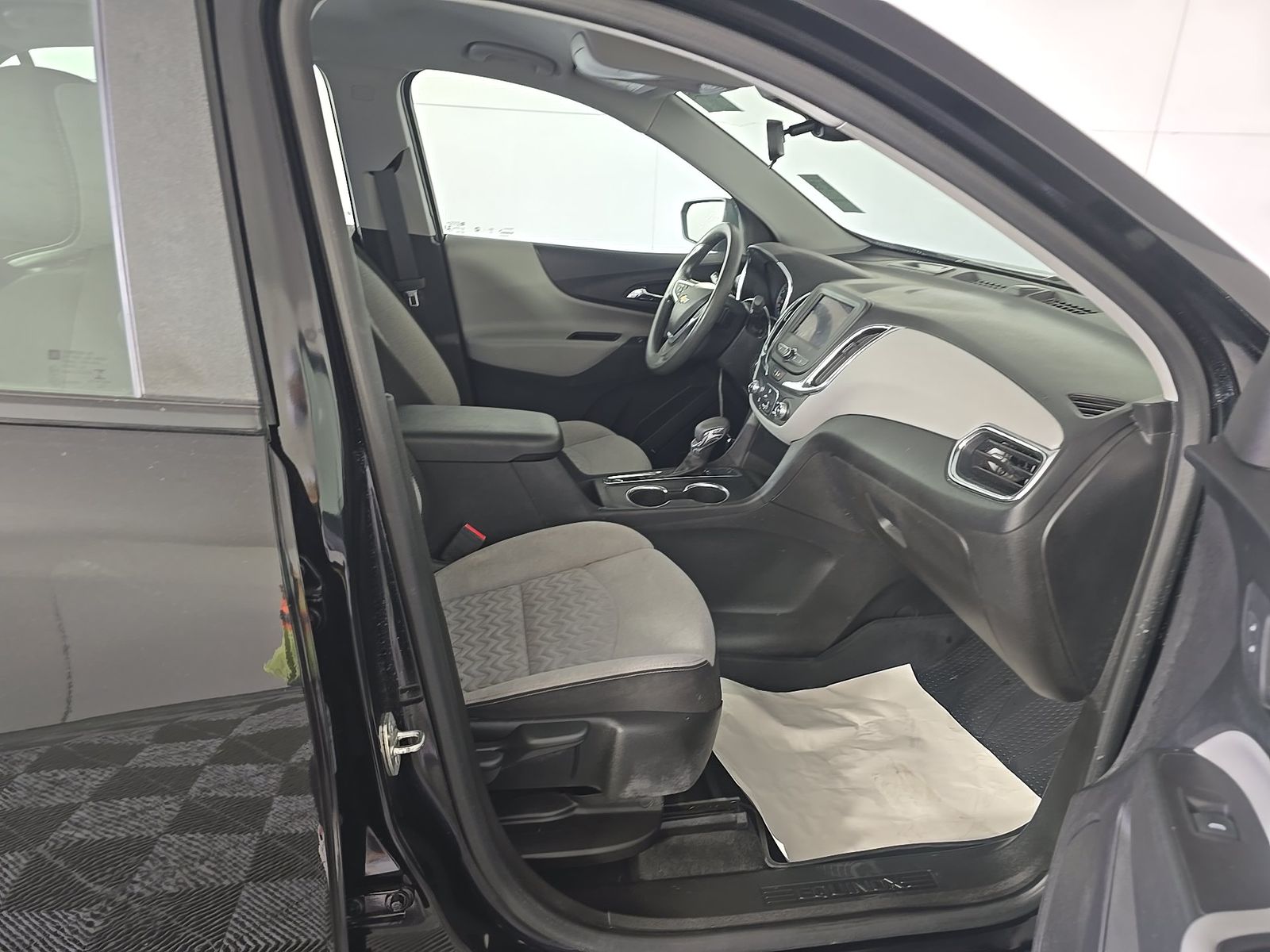 2022 Chevrolet Equinox LS AWD