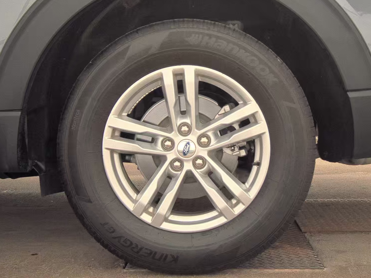2024 Ford Explorer XLT AWD