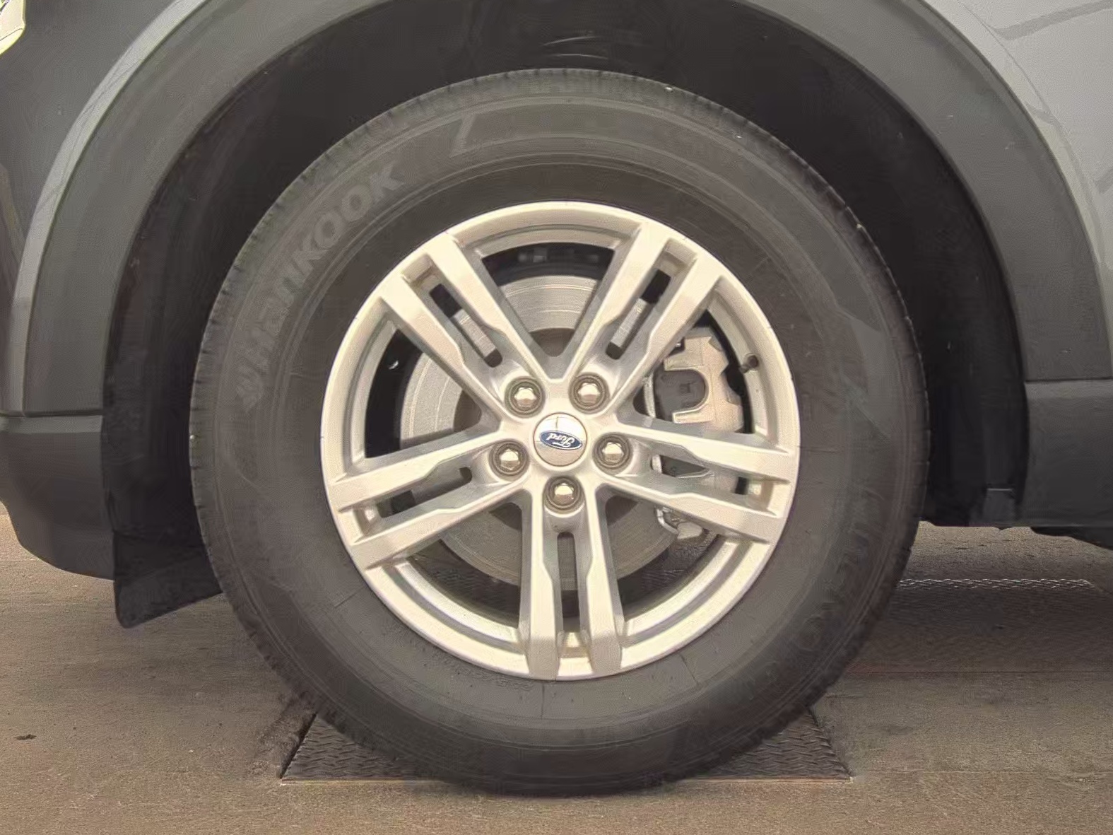 2024 Ford Explorer XLT AWD
