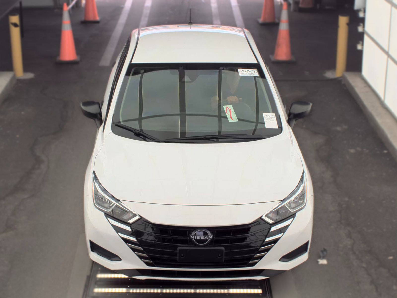 NISSAN VERSA - 3