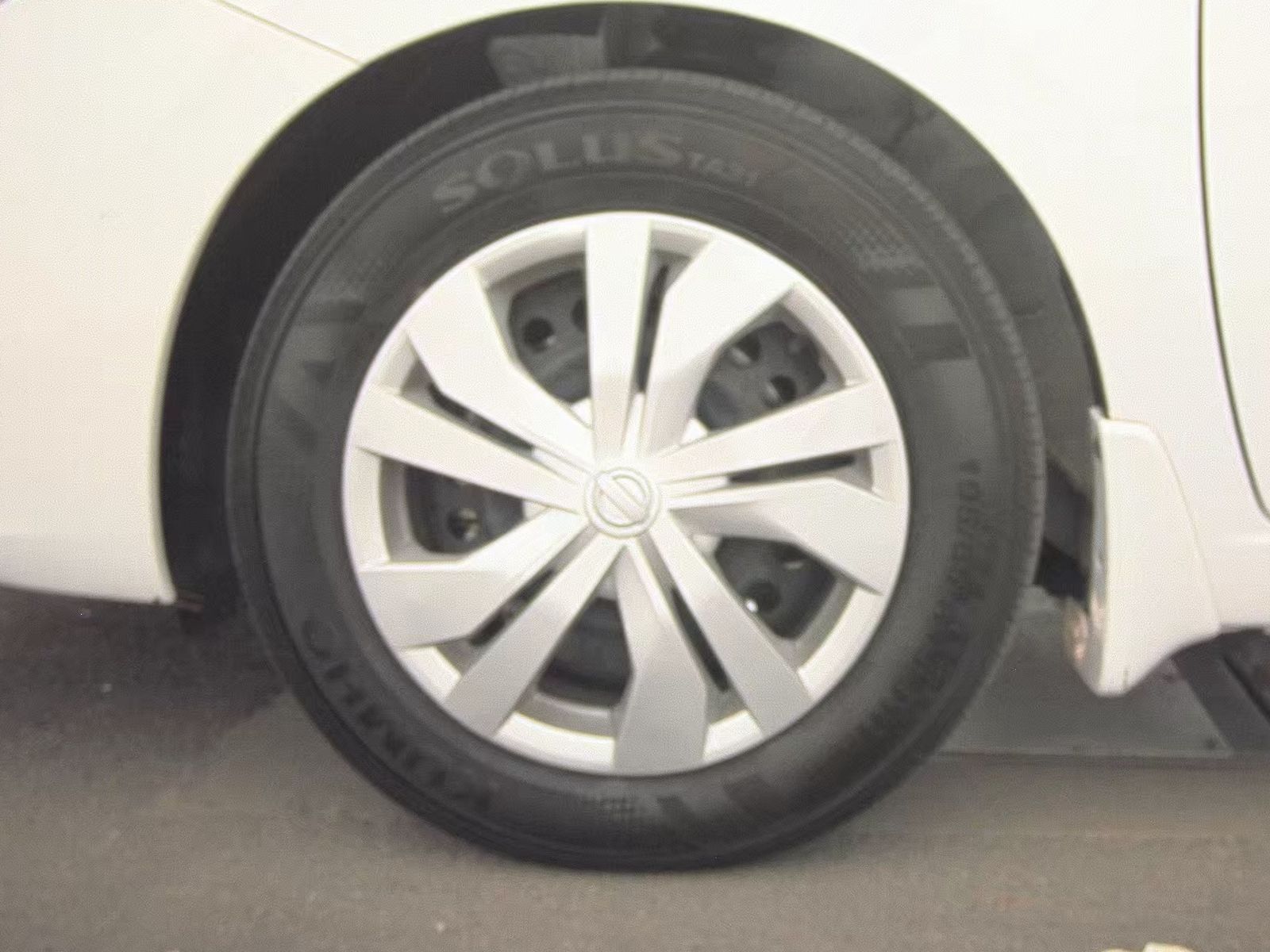 NISSAN VERSA - 10
