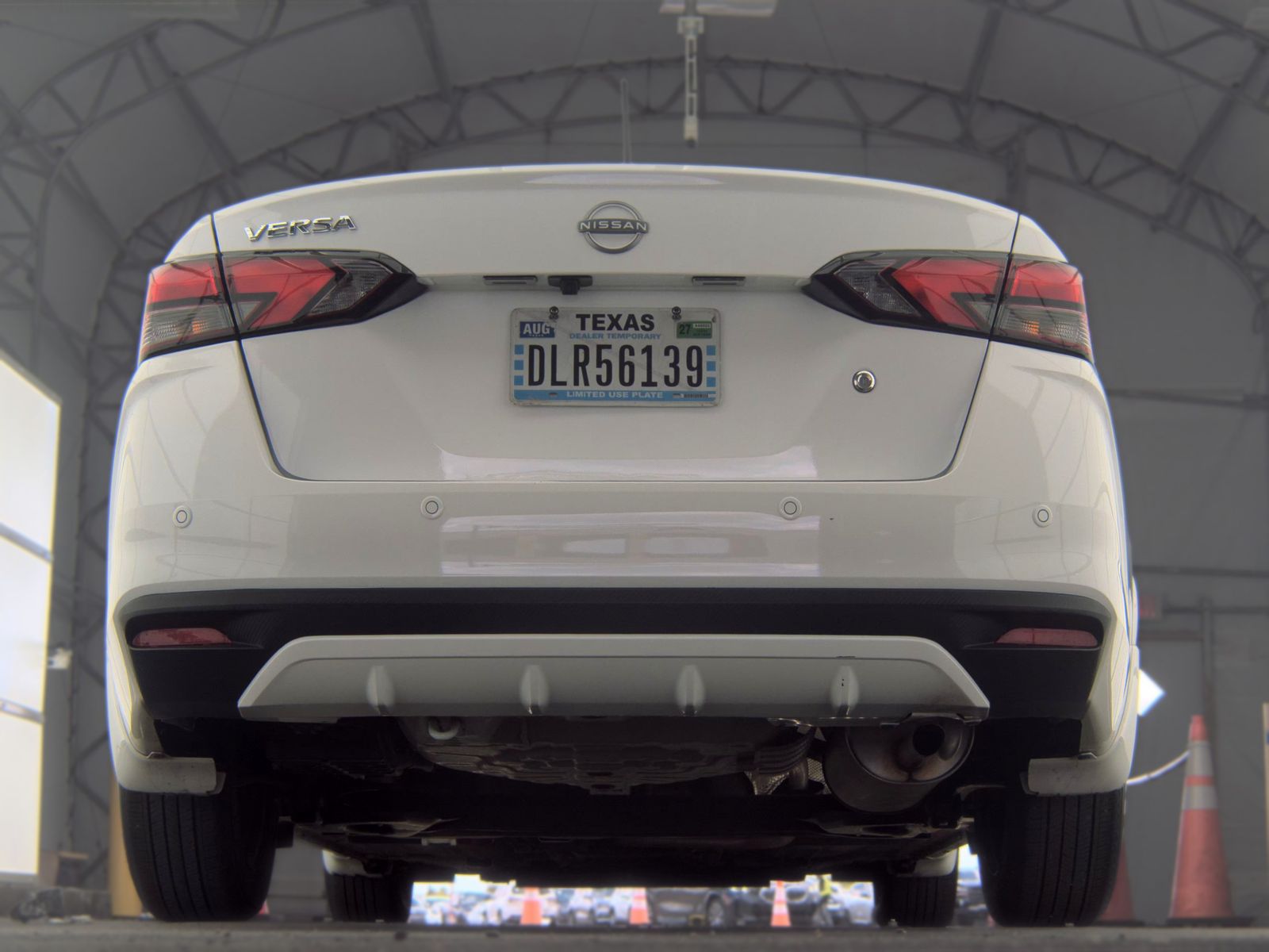 NISSAN VERSA - 8