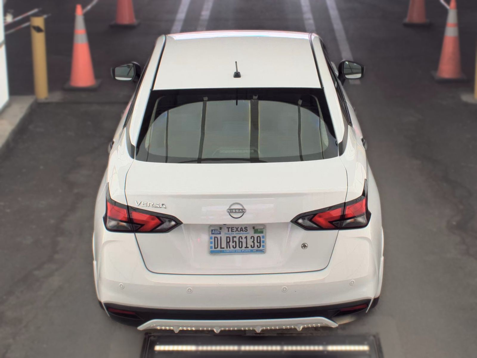 NISSAN VERSA - 7