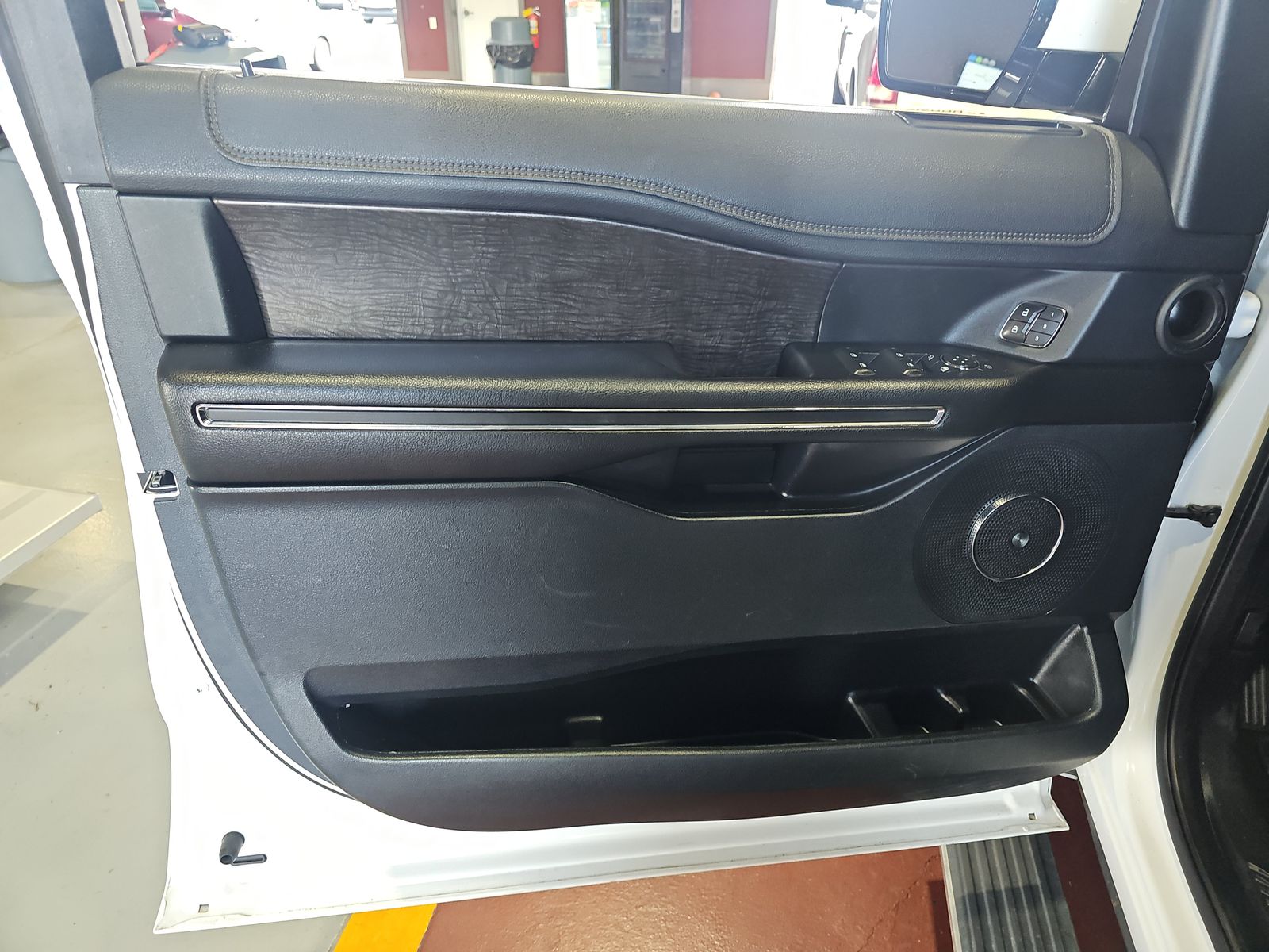 FORD EXPEDITION MAX - 10