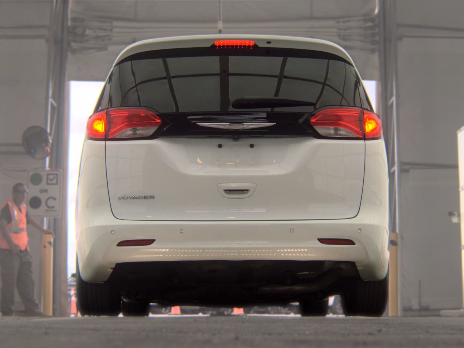 CHRYSLER VOYAGER - 8