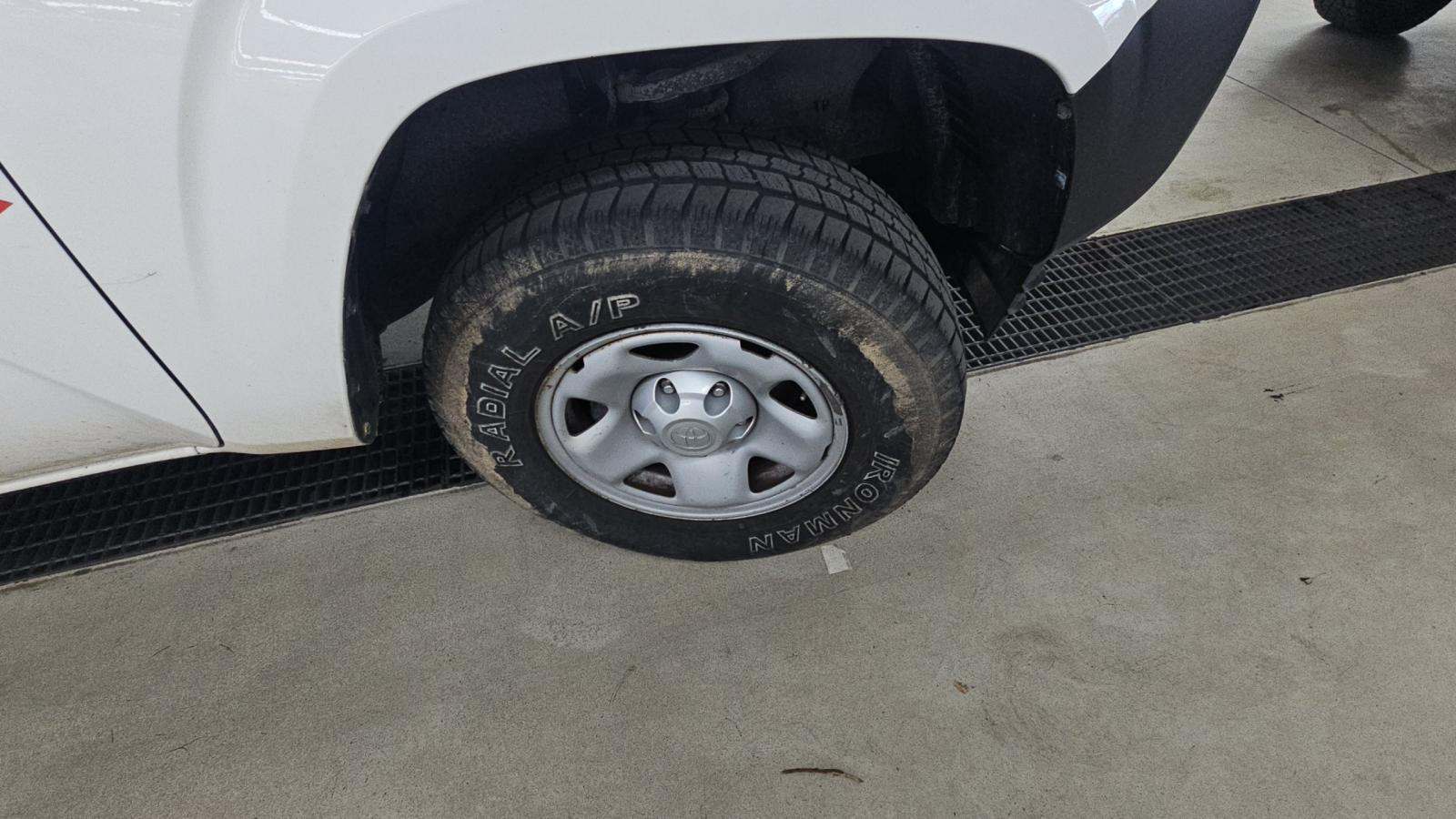 2022 Toyota Tacoma SR RWD