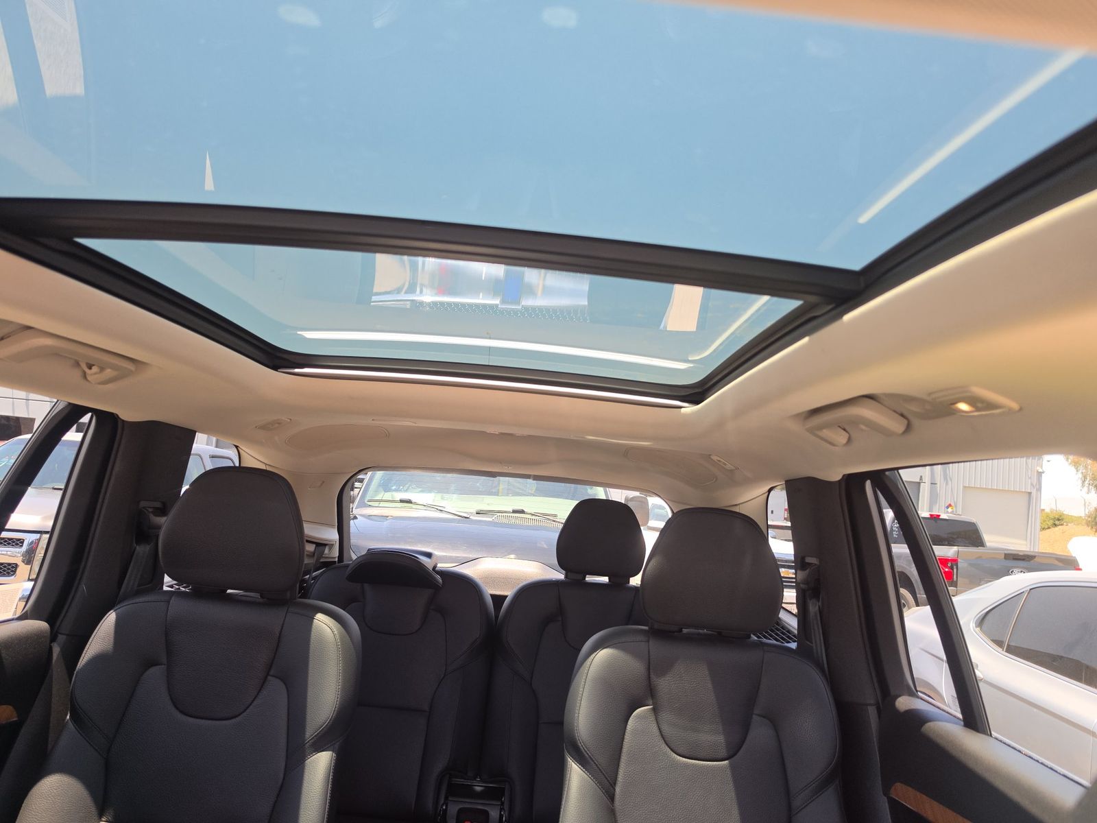 2023 Volvo XC90 B6 Plus AWD