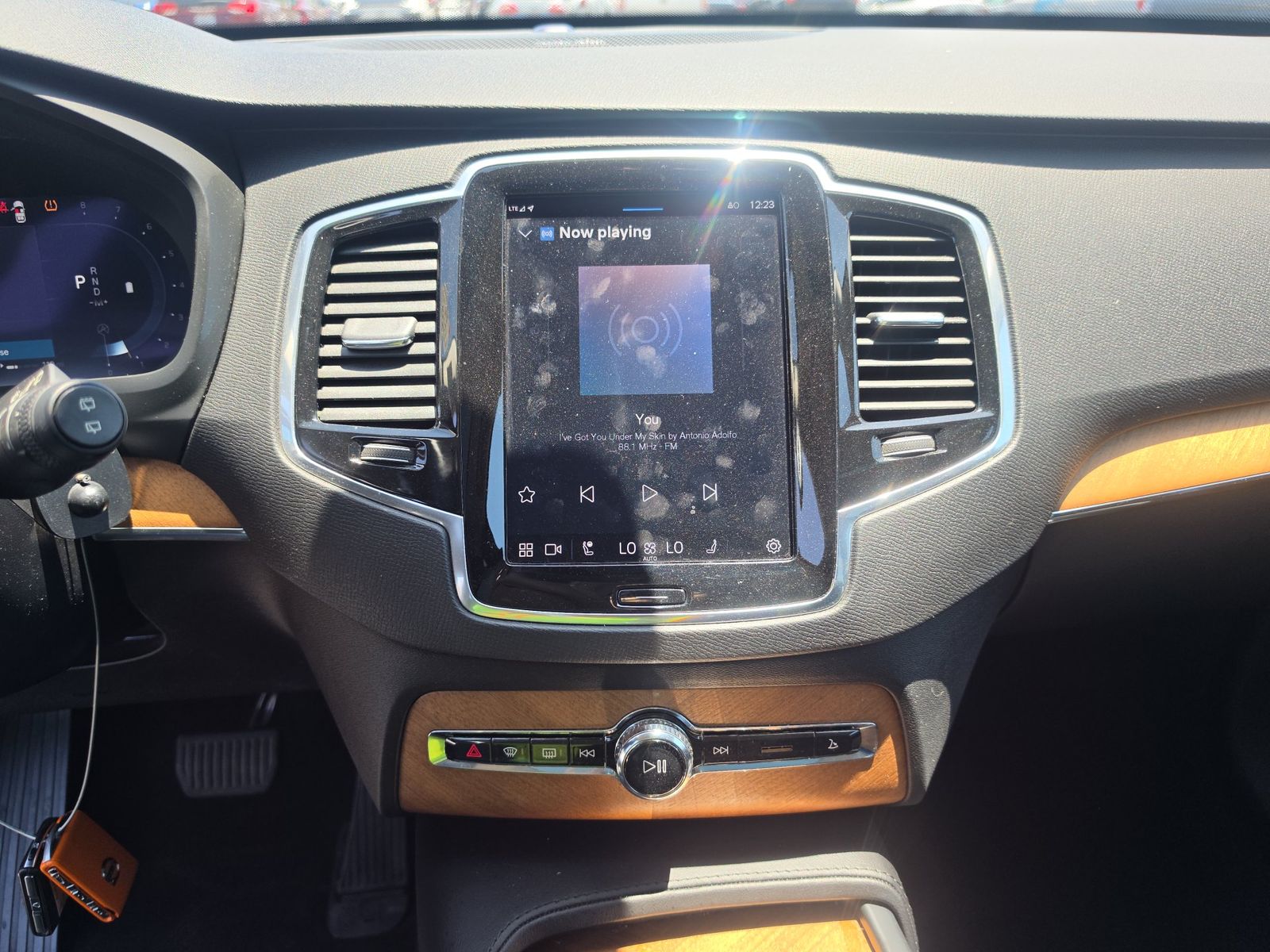 2023 Volvo XC90 B6 Plus AWD