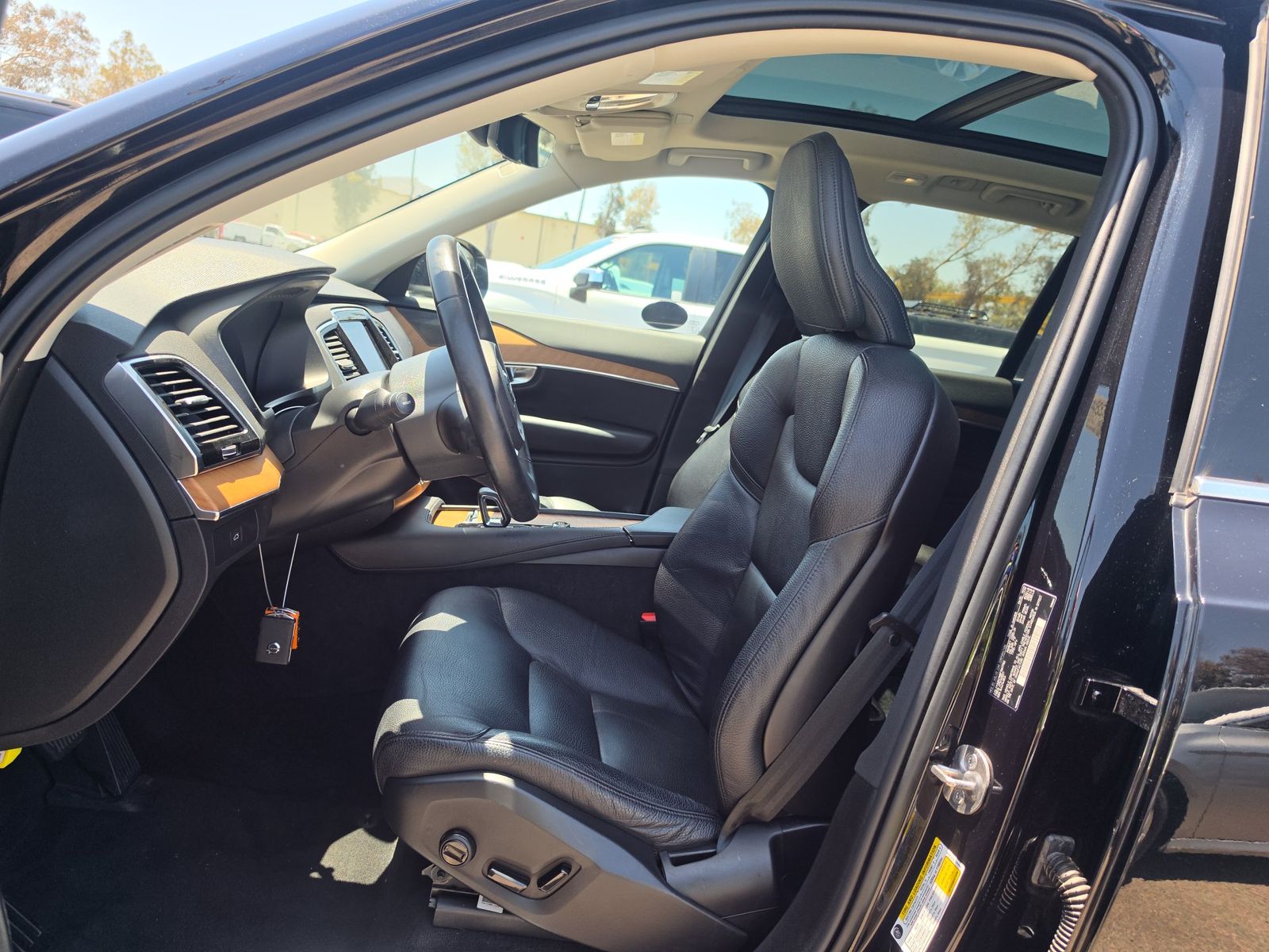 2023 Volvo XC90 B6 Plus AWD
