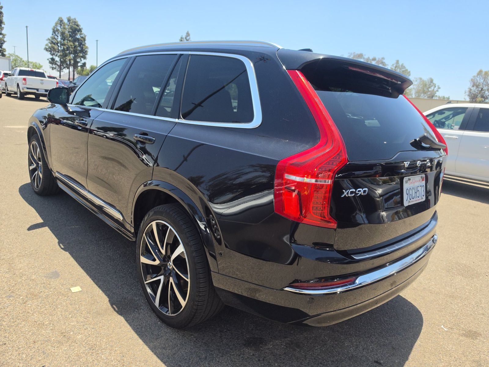 2023 Volvo XC90 B6 Plus AWD