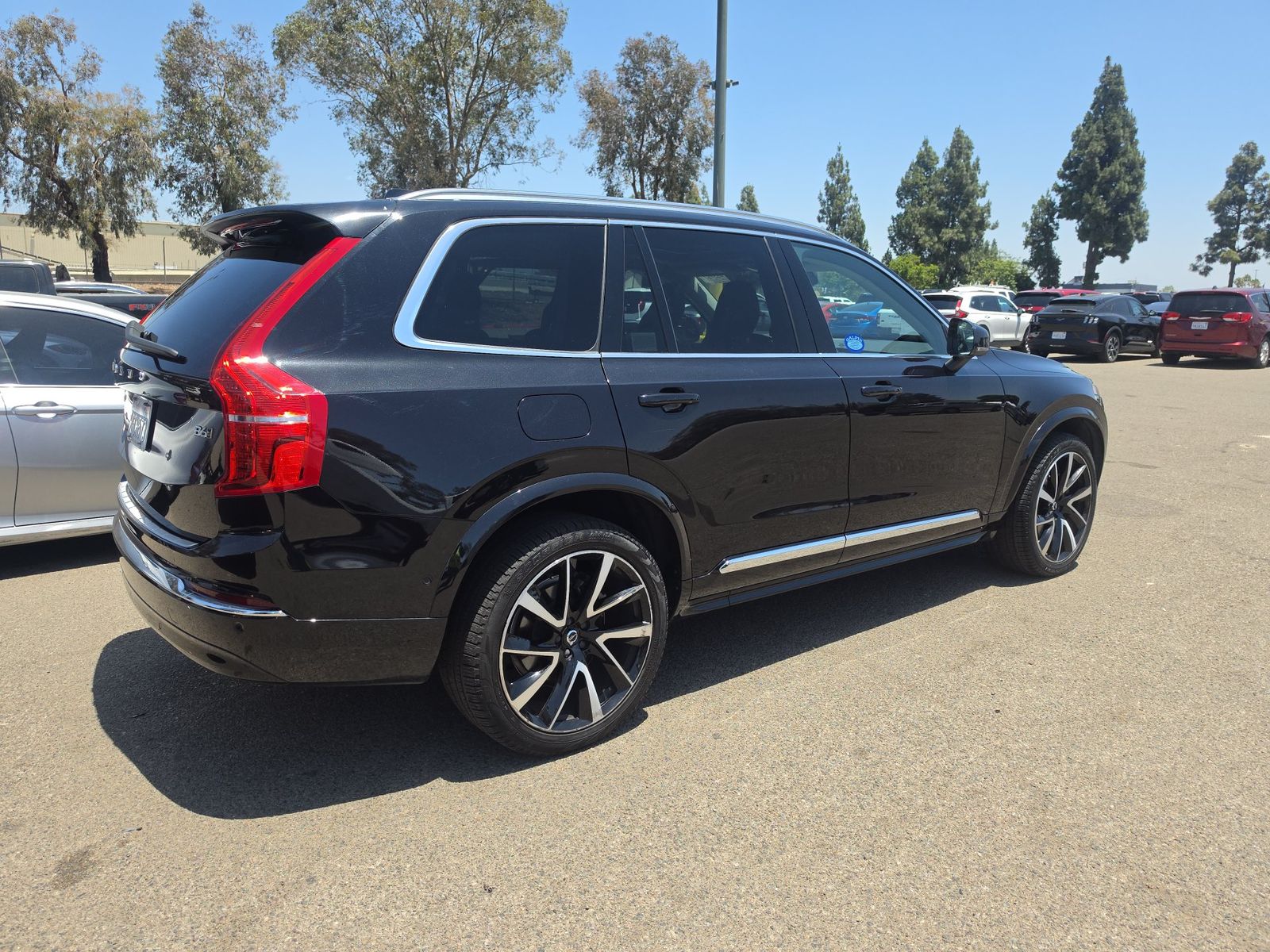 2023 Volvo XC90 B6 Plus AWD