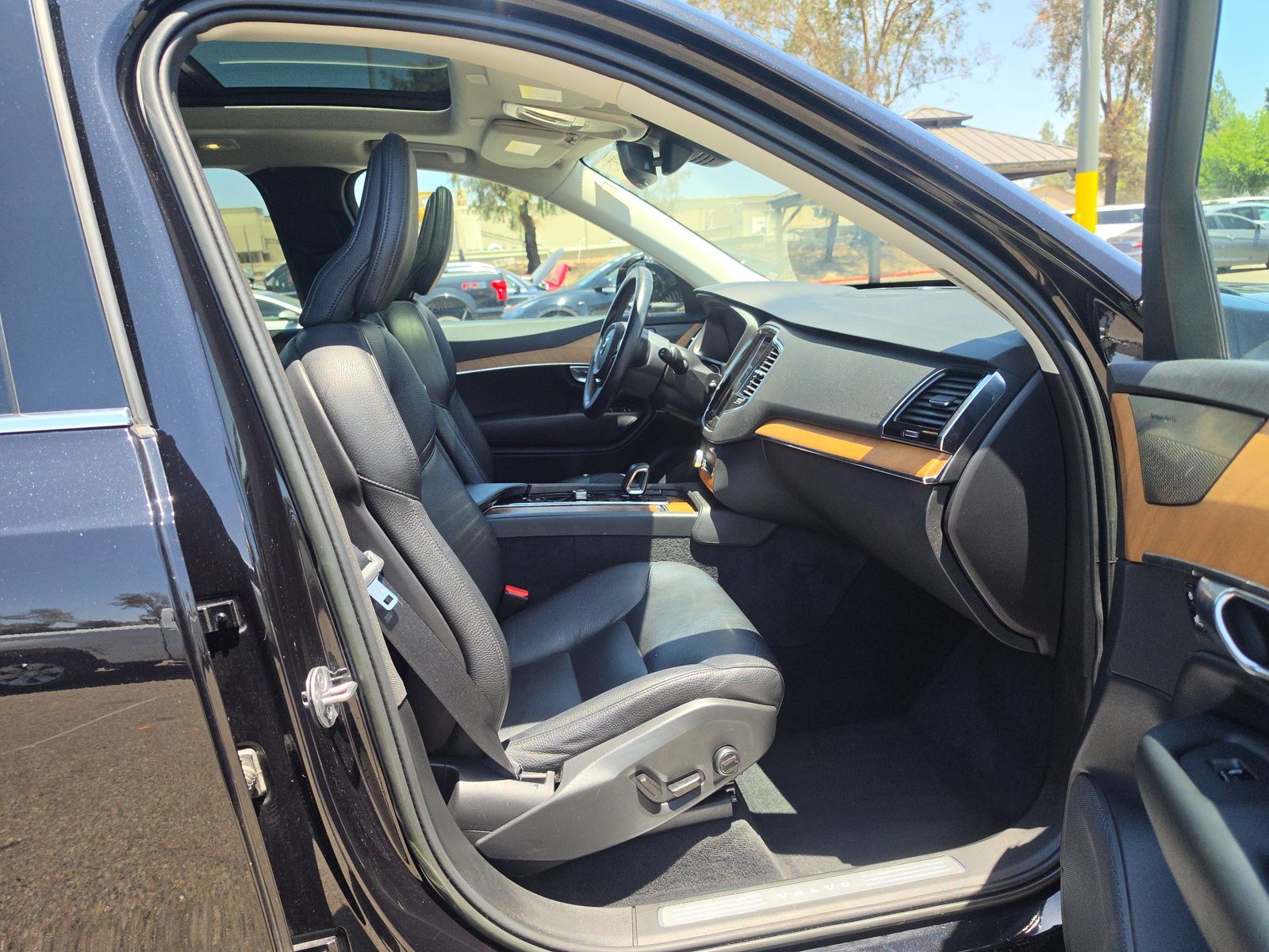 2023 Volvo XC90 B6 Plus AWD