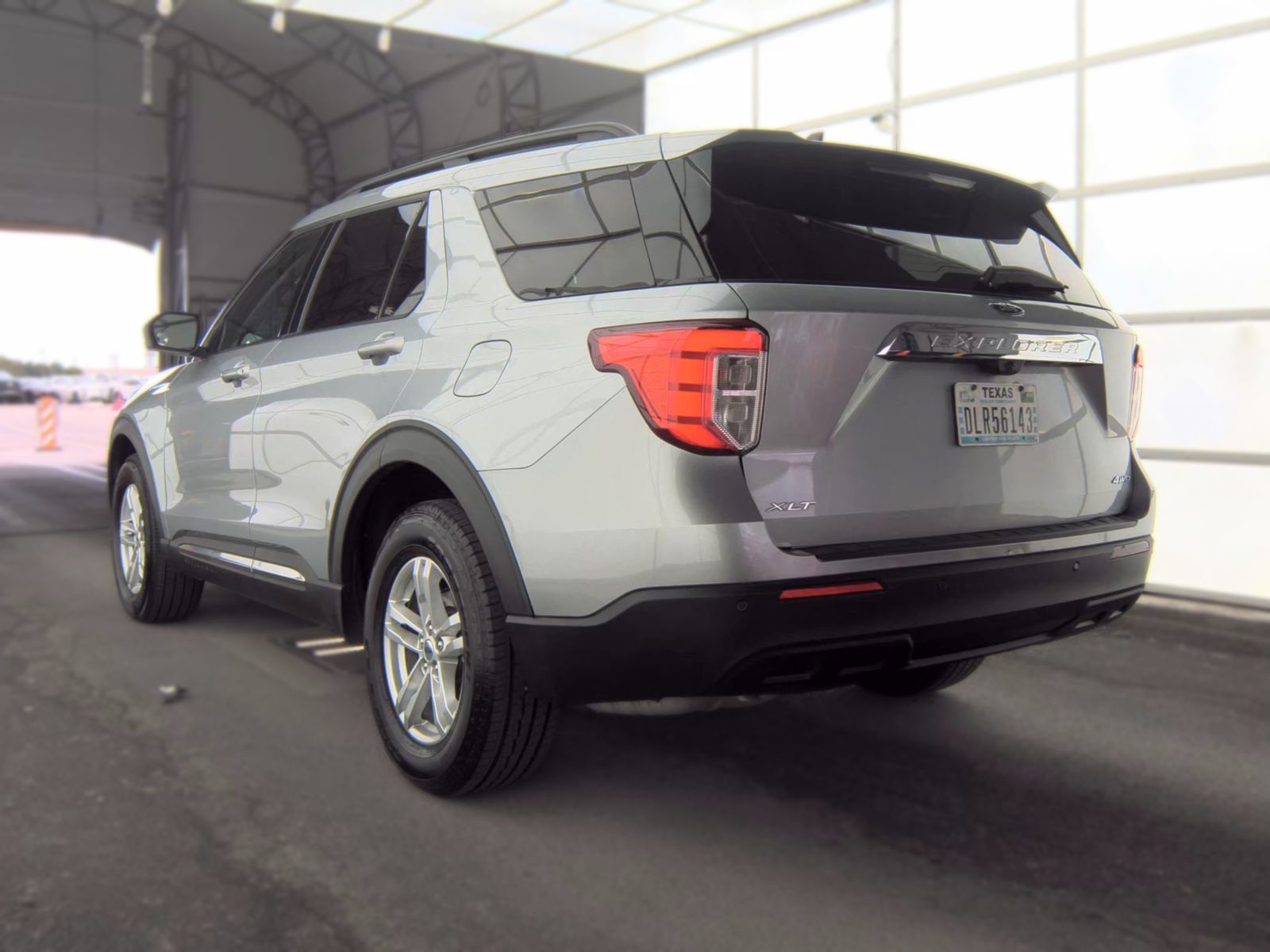 FORD EXPLORER - 9