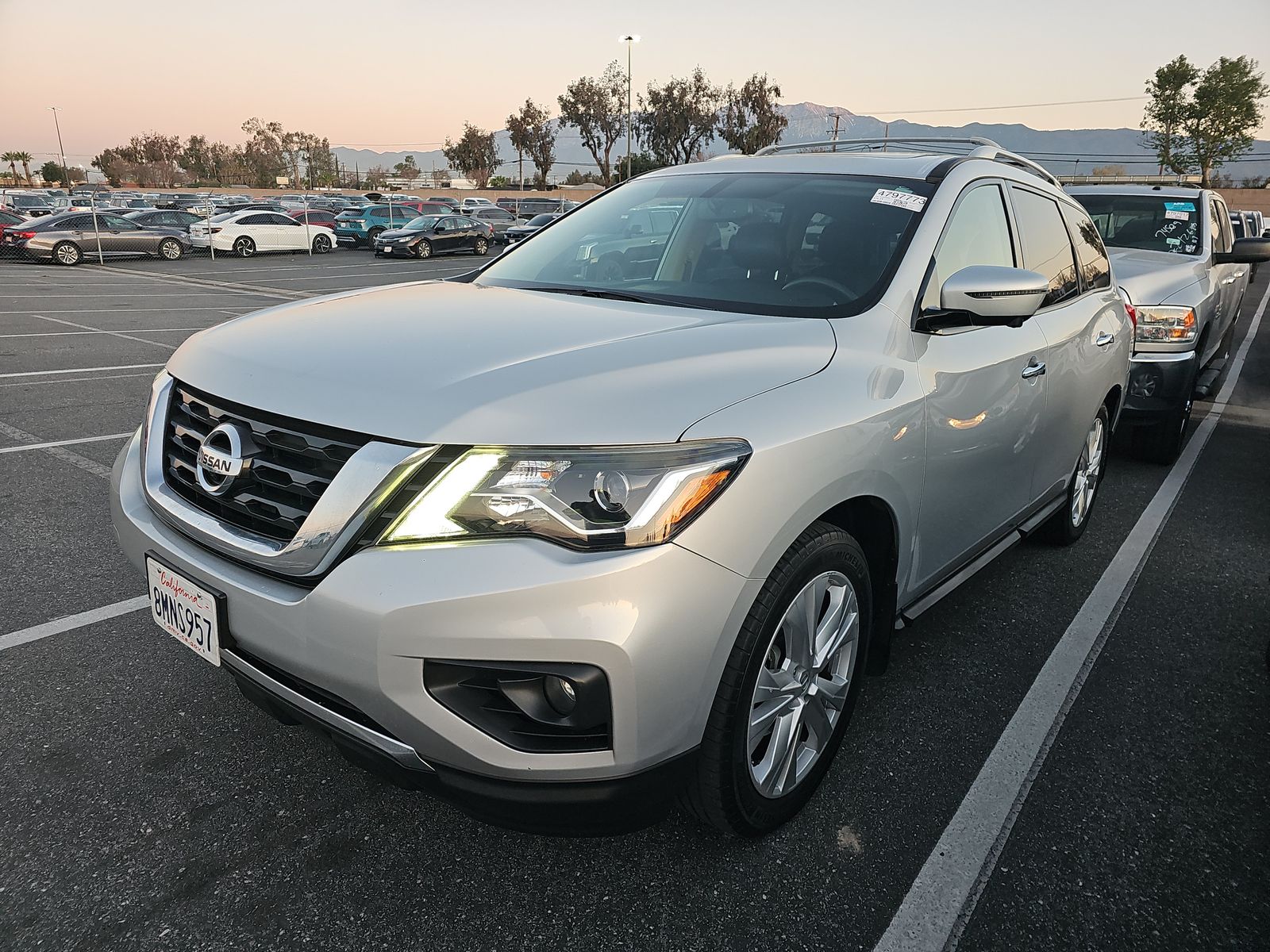 2018 Nissan Pathfinder SL FWD