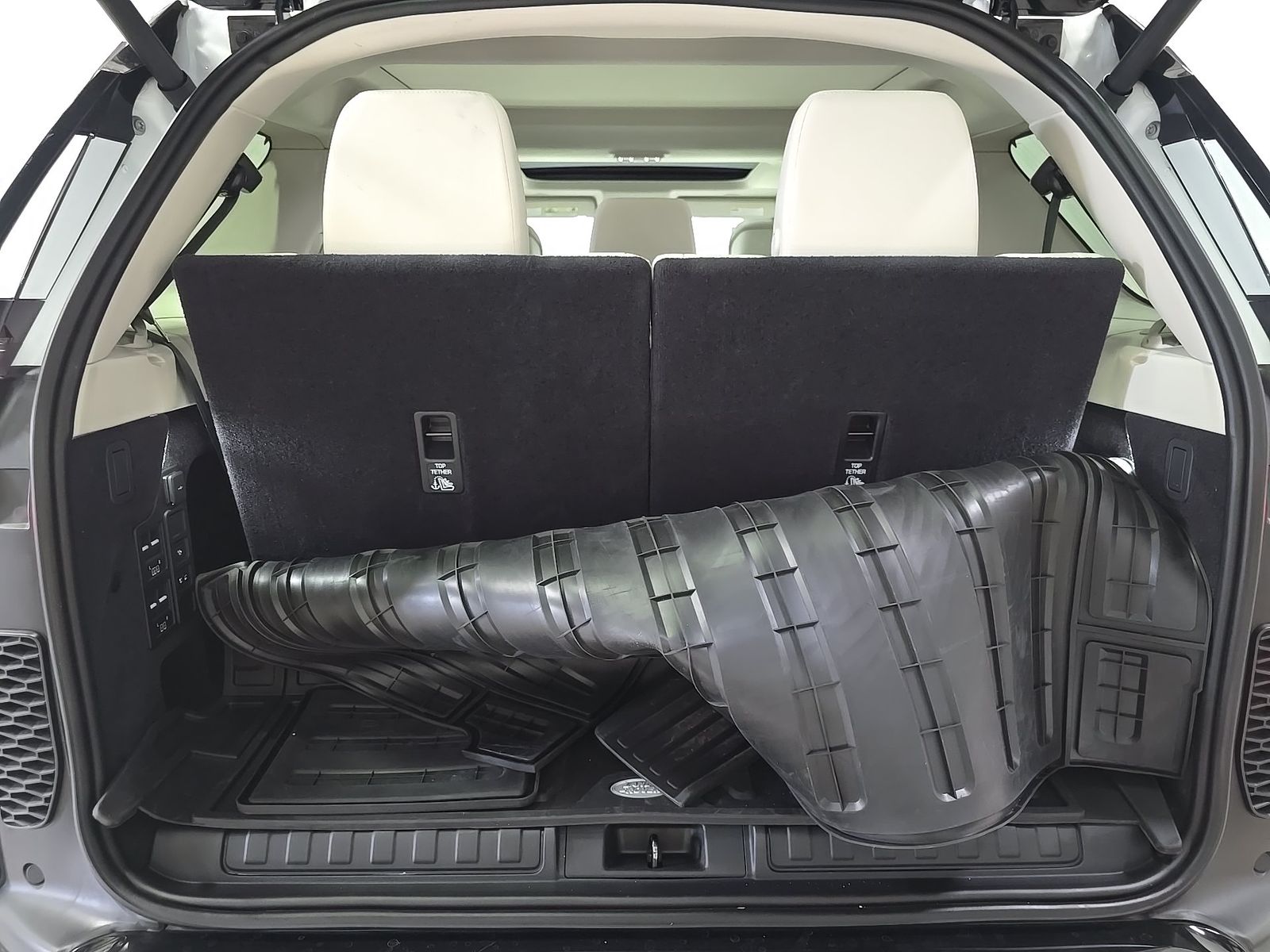 2025 Land Rover Discovery Dynamic SE FWD
