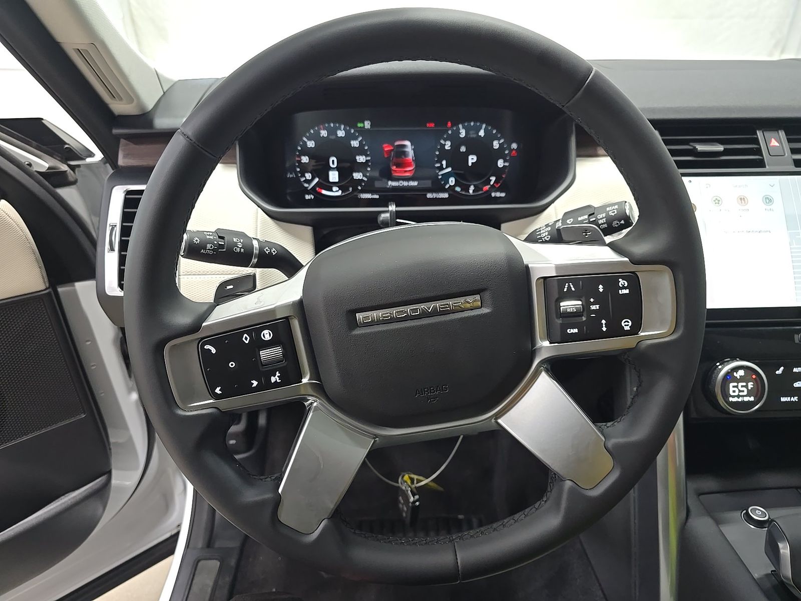 2025 Land Rover Discovery Dynamic SE FWD