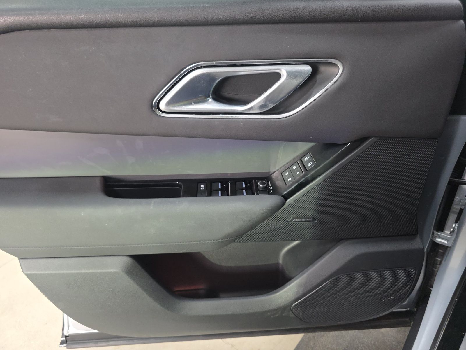 2024 Land Rover Range Rover Velar Dynamic SE FWD