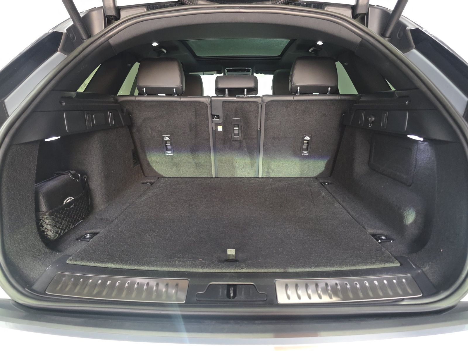 2024 Land Rover Range Rover Velar Dynamic SE FWD