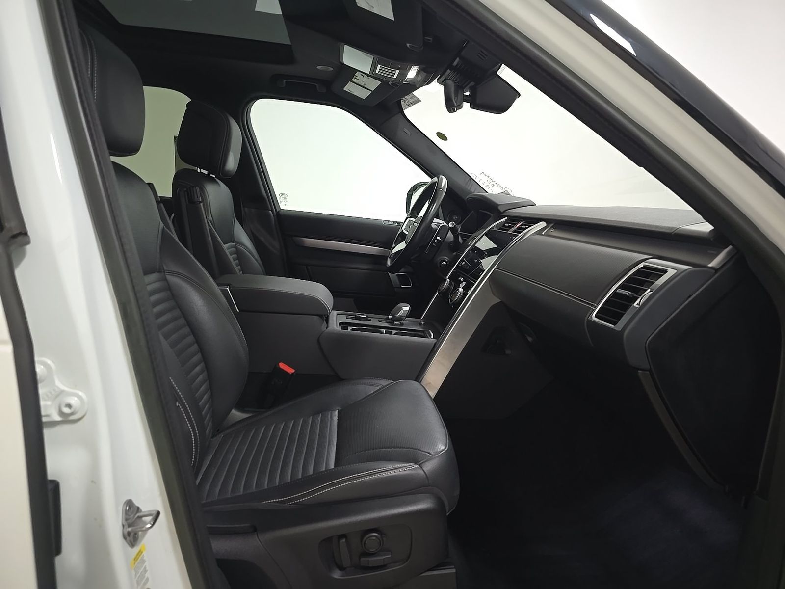 2023 Land Rover Discovery R-Dynamic S FWD