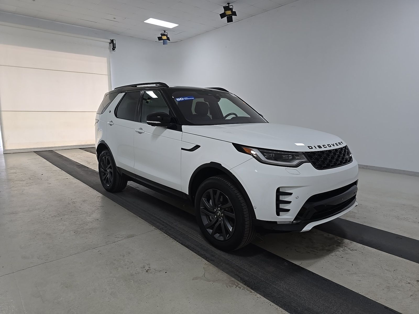 2023 Land Rover Discovery R-Dynamic S FWD