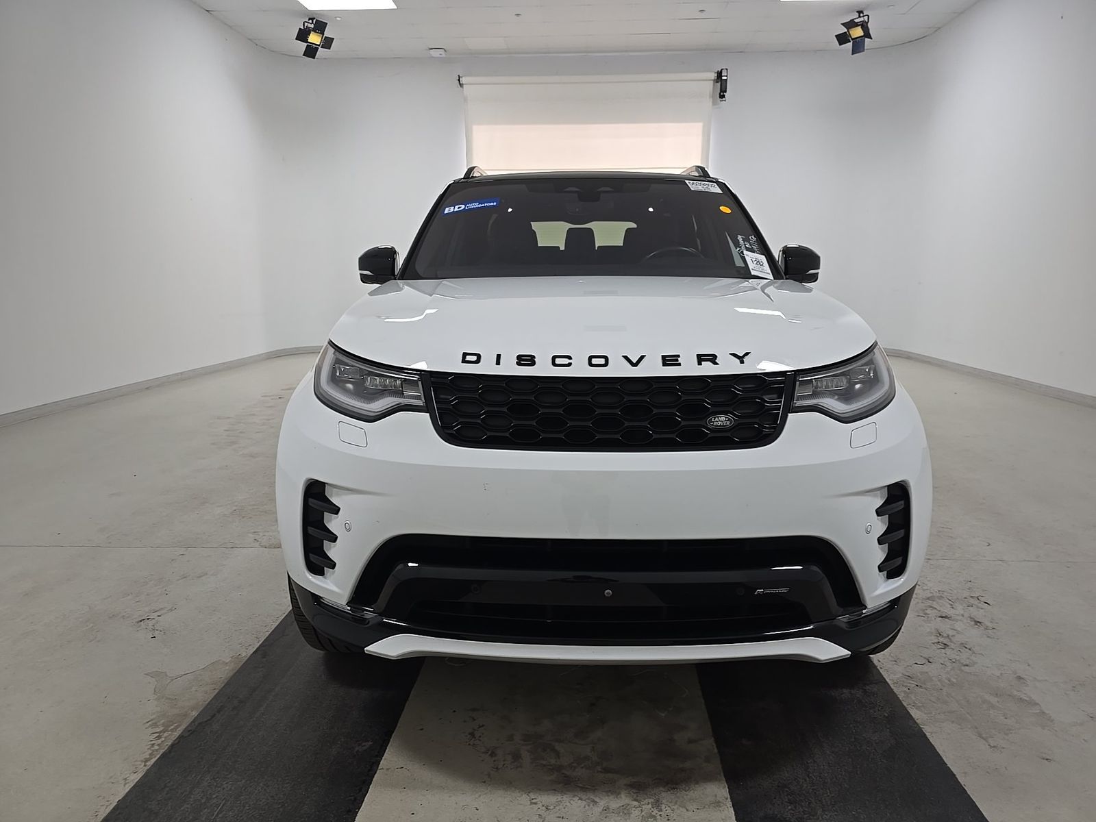 2023 Land Rover Discovery R-Dynamic S FWD