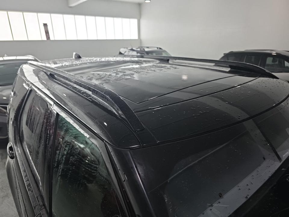 2023 Land Rover Discovery R-Dynamic HSE AWD