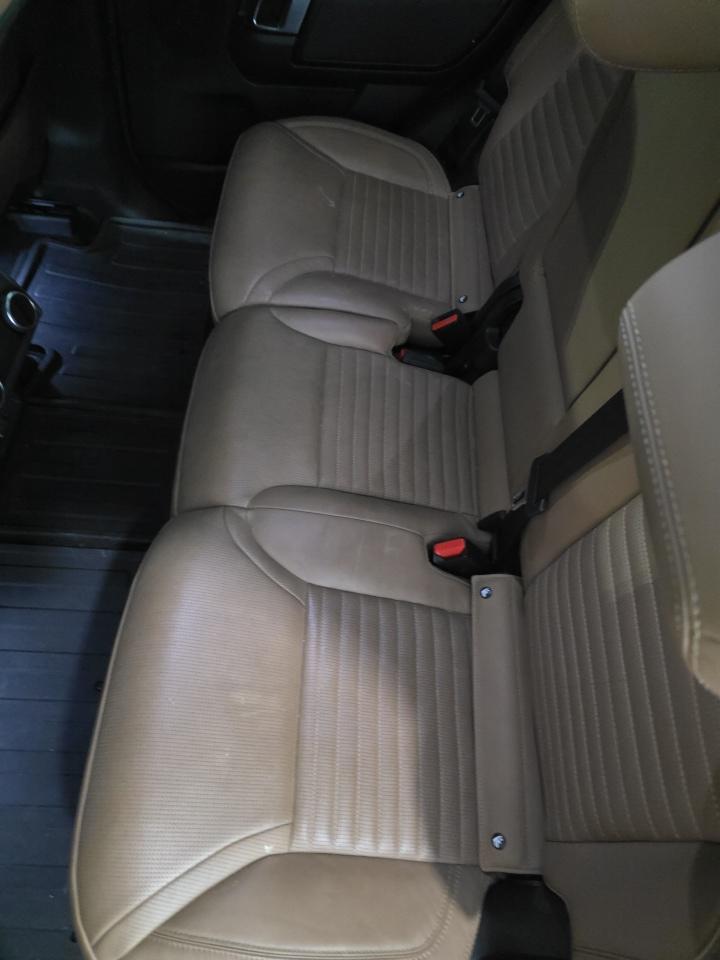2023 Land Rover Discovery R-Dynamic HSE AWD