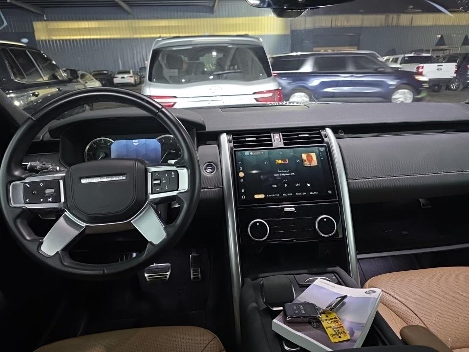 2023 Land Rover Discovery R-Dynamic HSE AWD