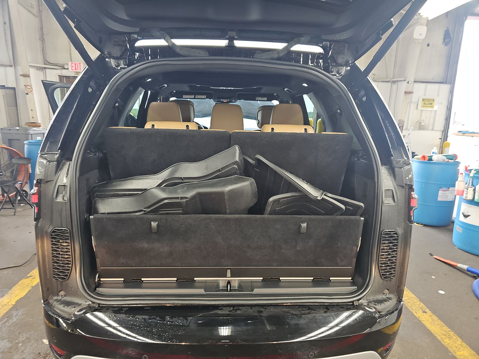 2023 Land Rover Discovery Metropolitan Edition AWD