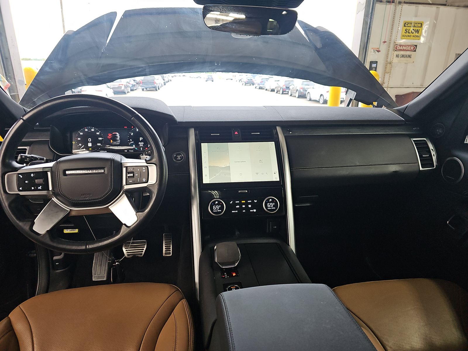 2023 Land Rover Discovery Metropolitan Edition AWD