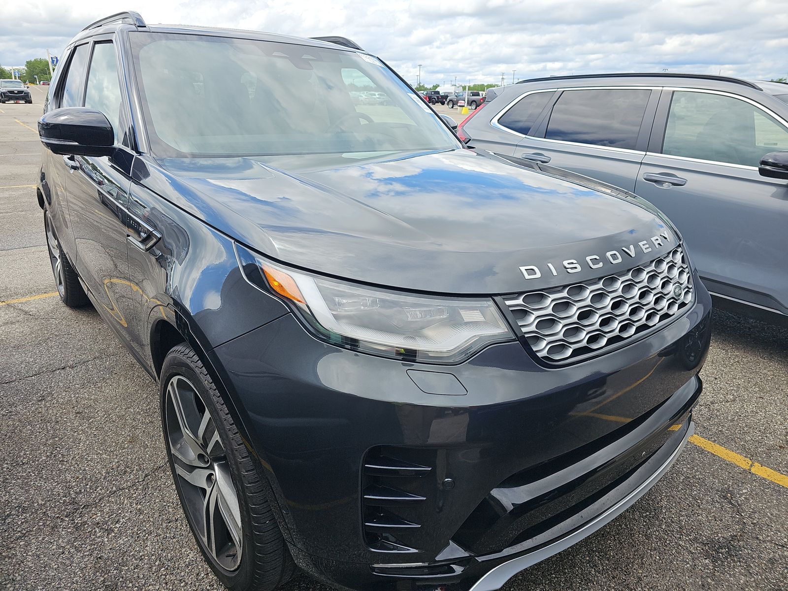 2023 Land Rover Discovery Metropolitan Edition AWD