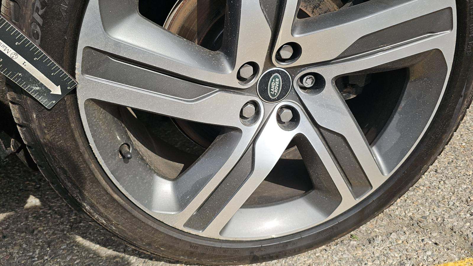 2023 Land Rover Discovery Metropolitan Edition AWD