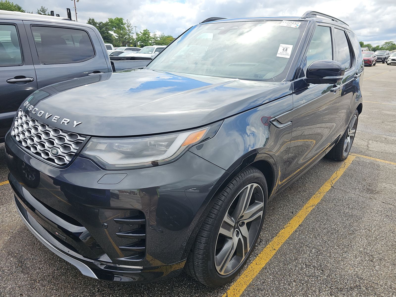 2023 Land Rover Discovery Metropolitan Edition AWD