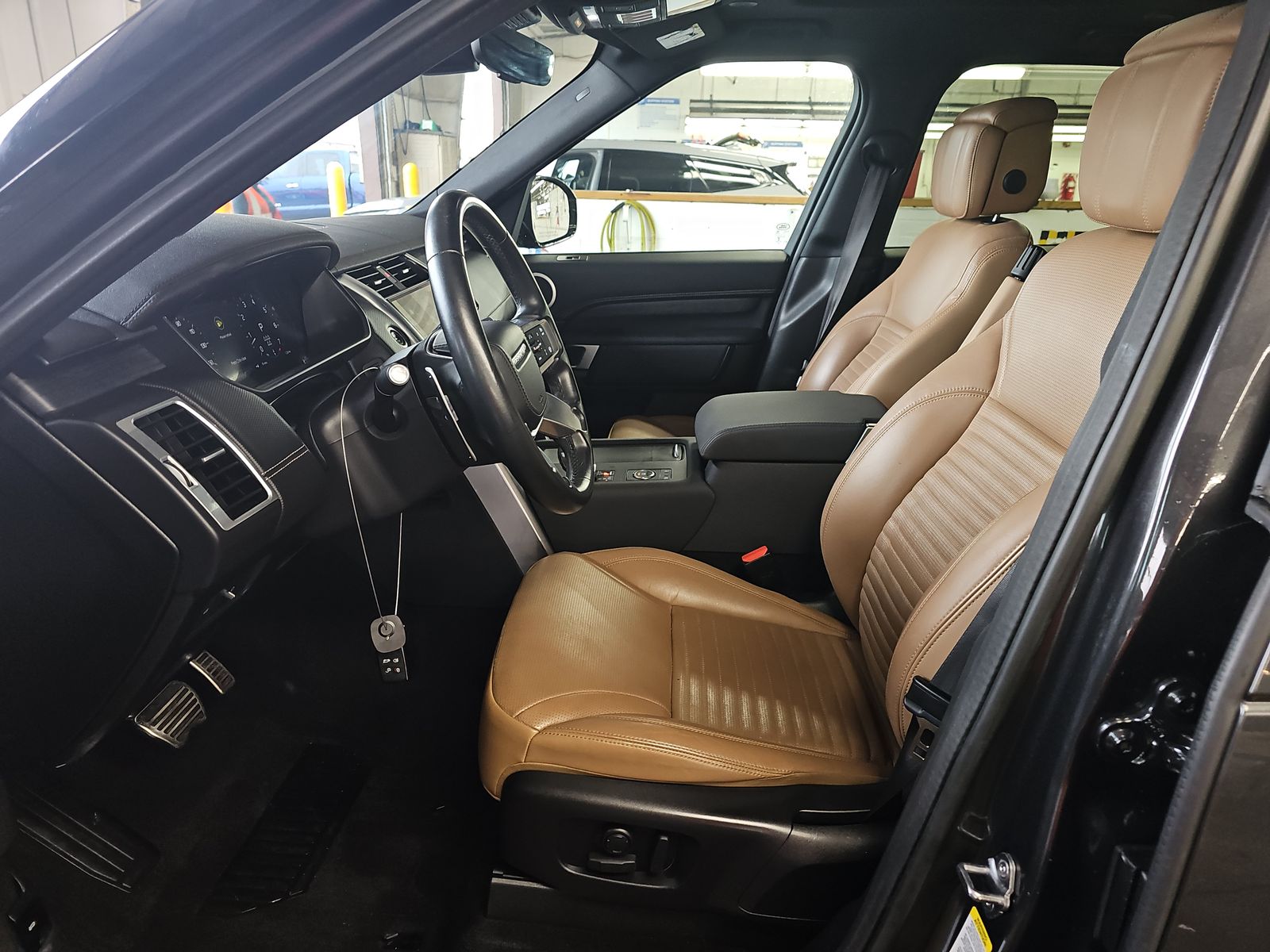 2023 Land Rover Discovery Metropolitan Edition AWD