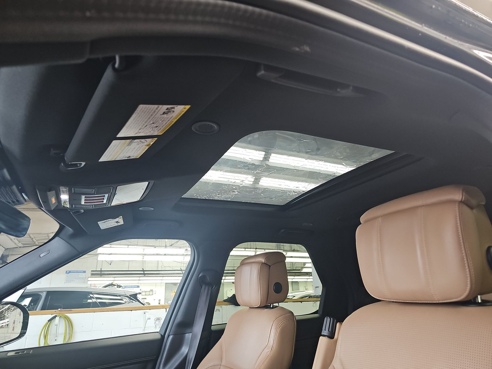2023 Land Rover Discovery Metropolitan Edition AWD