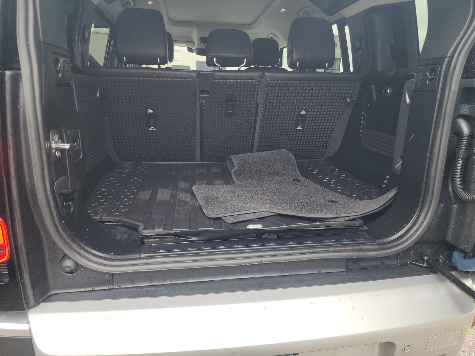 2020 Land Rover Defender 110 SE AWD