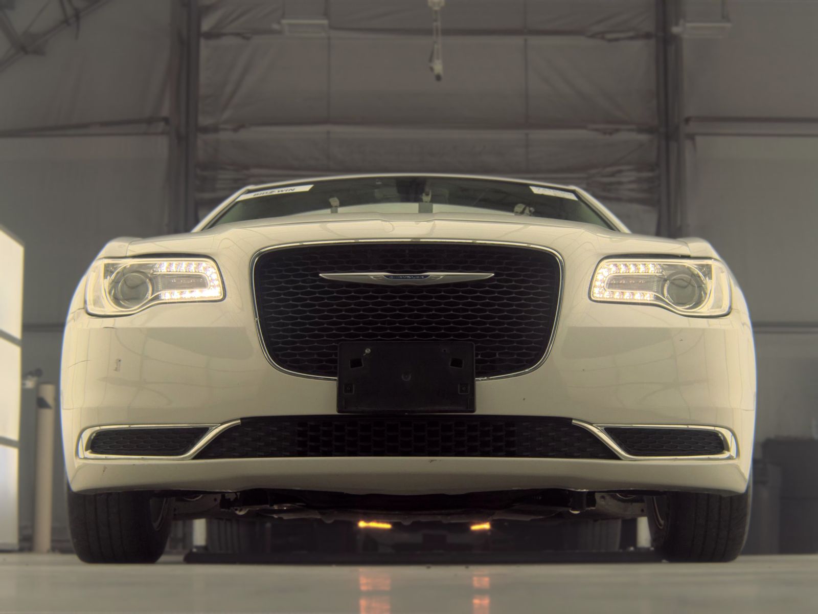 CHRYSLER 300 - 4