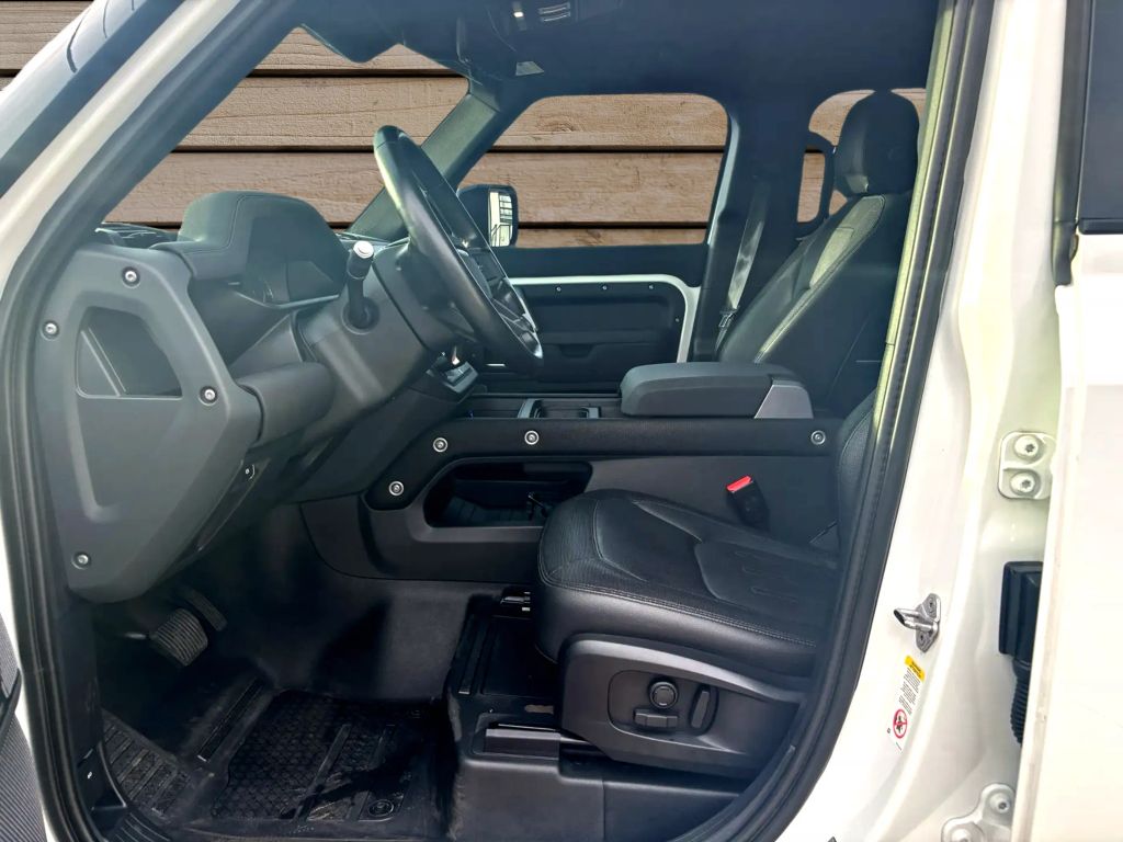 2022 Land Rover Defender 110 X-Dynamic SE AWD