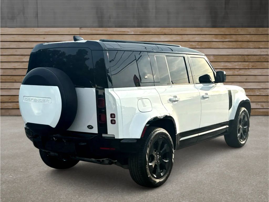 2022 Land Rover Defender 110 X-Dynamic SE AWD