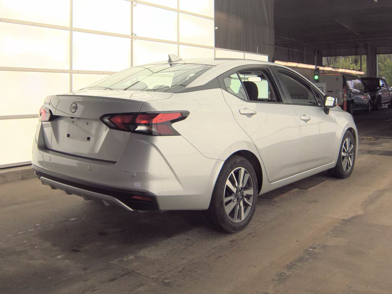 NISSAN VERSA - 6