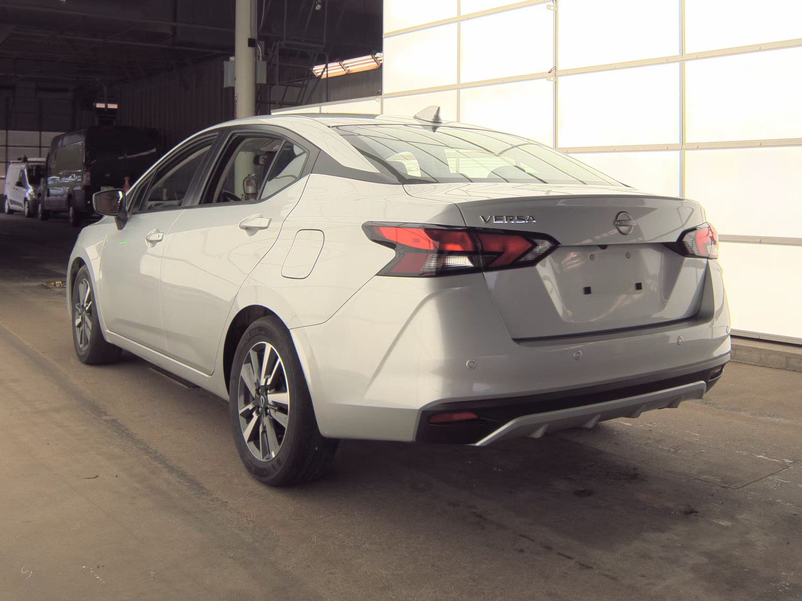 NISSAN VERSA - 9